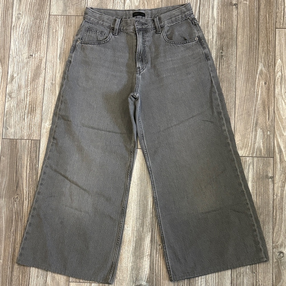 Uniqlo Wide Leg Mid-Rise Flare Jeans